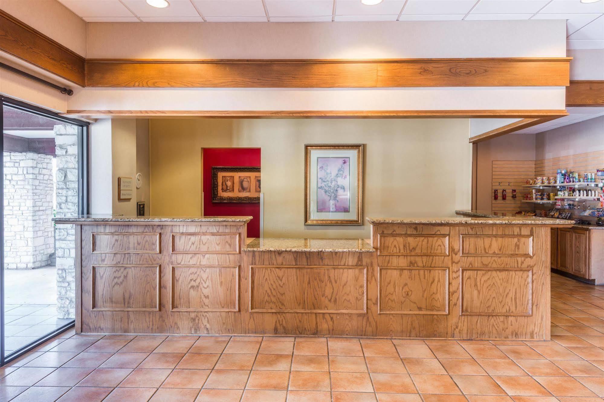 Hotel Ramada New Braunfels Esterno foto